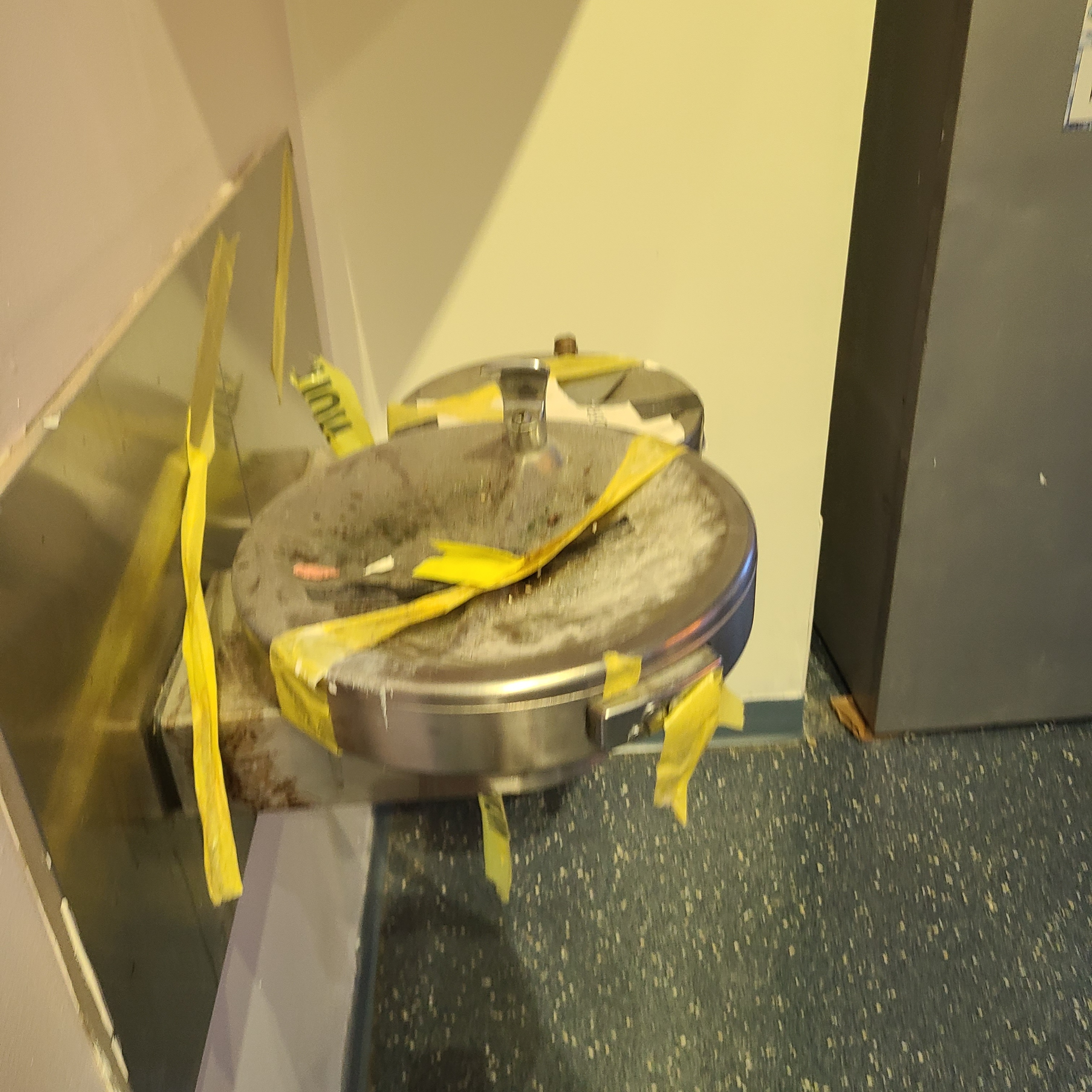 Unmanaged, unmantained, unclean water bubbler.